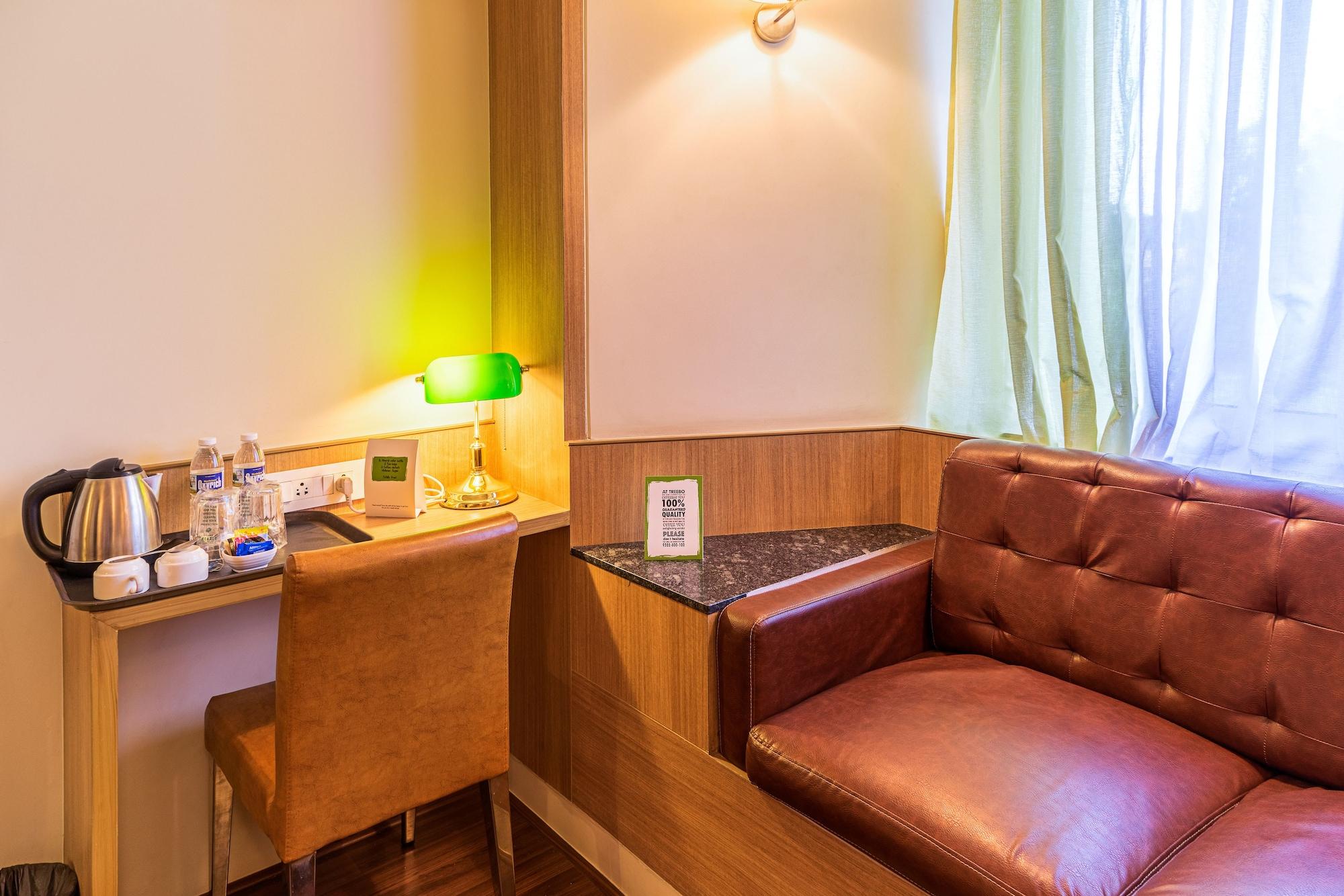 Treebo Premium Grand Emerald Pimpri-Chinchwad Екстериор снимка
