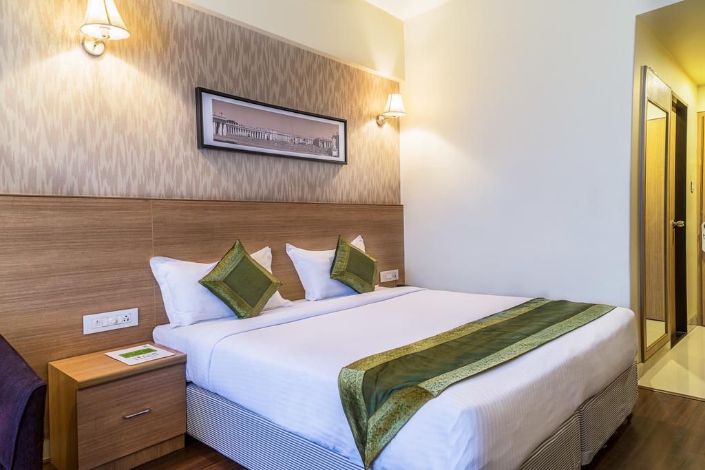 Treebo Premium Grand Emerald Pimpri-Chinchwad Екстериор снимка