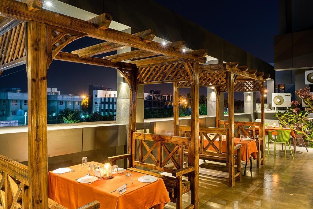 Treebo Premium Grand Emerald Pimpri-Chinchwad Екстериор снимка