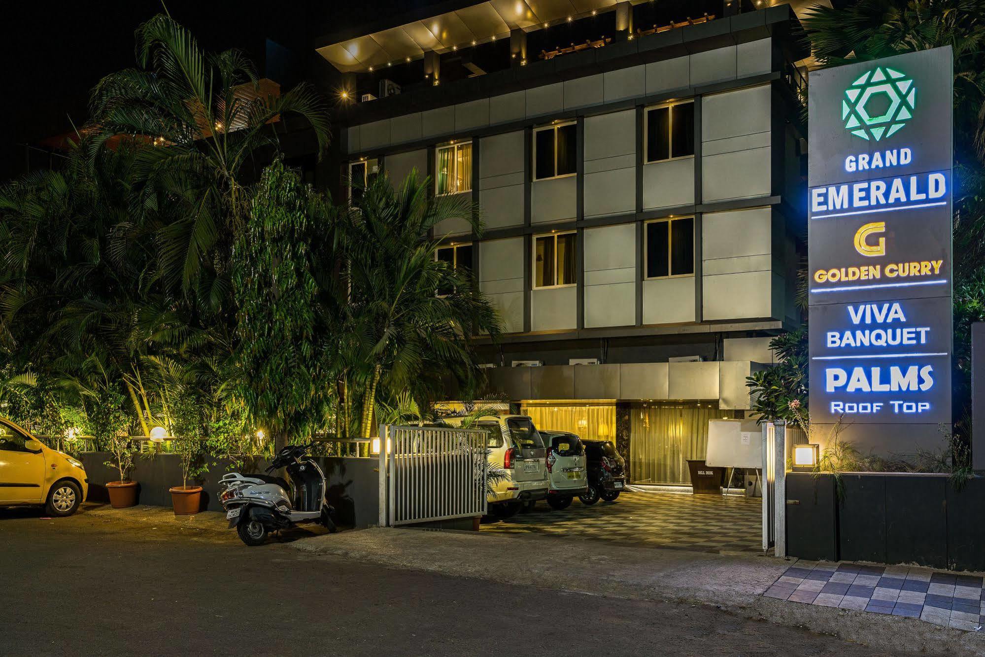 Treebo Premium Grand Emerald Pimpri-Chinchwad Екстериор снимка