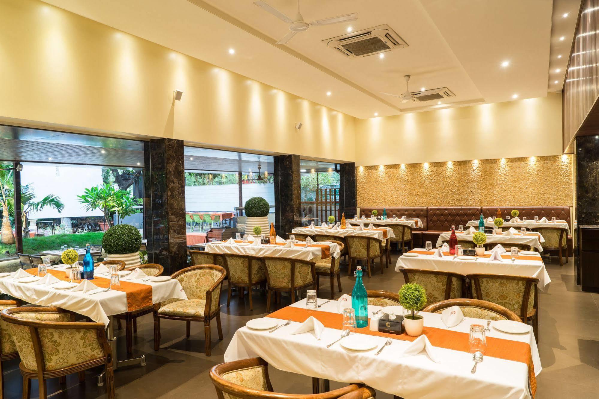 Treebo Premium Grand Emerald Pimpri-Chinchwad Екстериор снимка