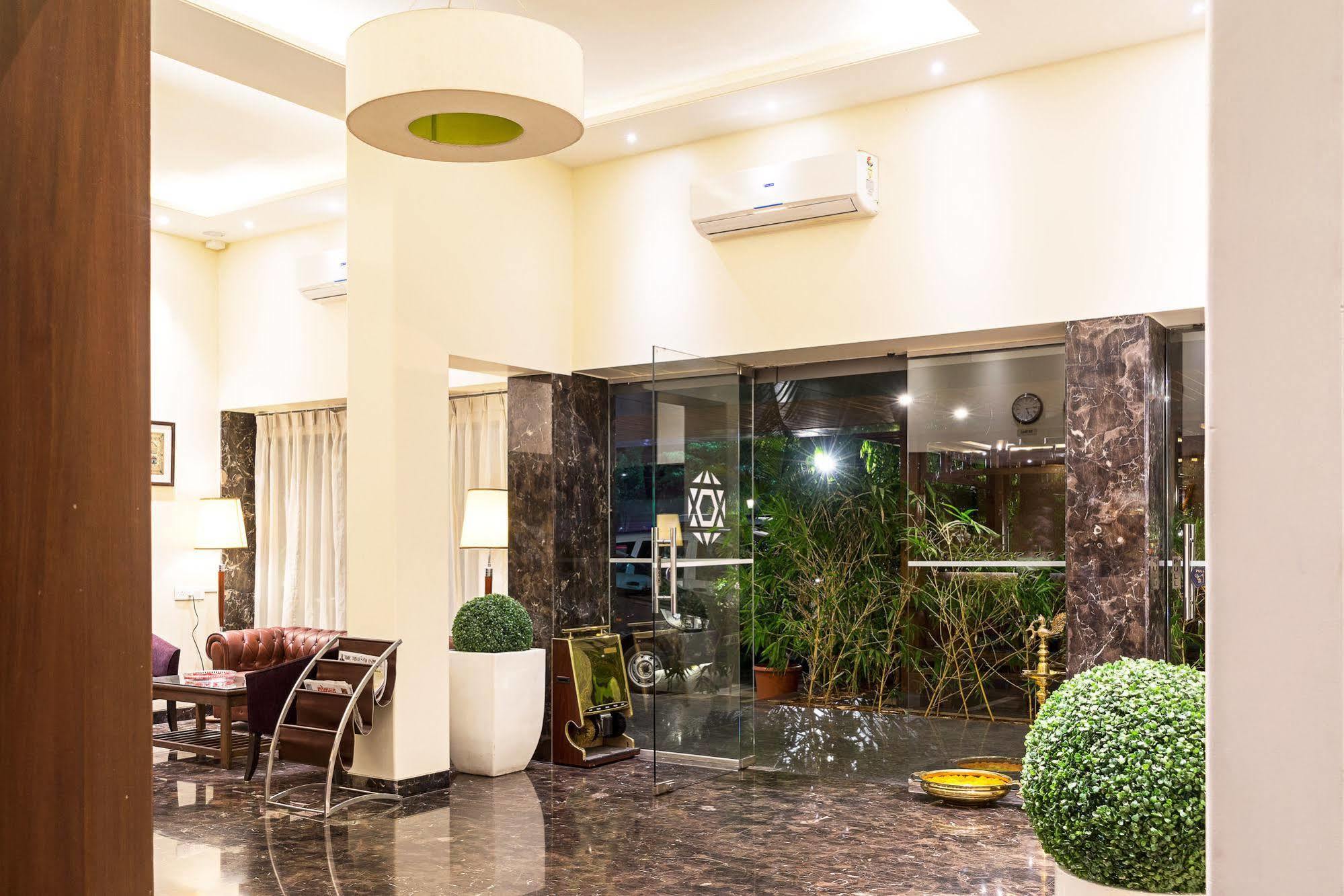 Treebo Premium Grand Emerald Pimpri-Chinchwad Екстериор снимка
