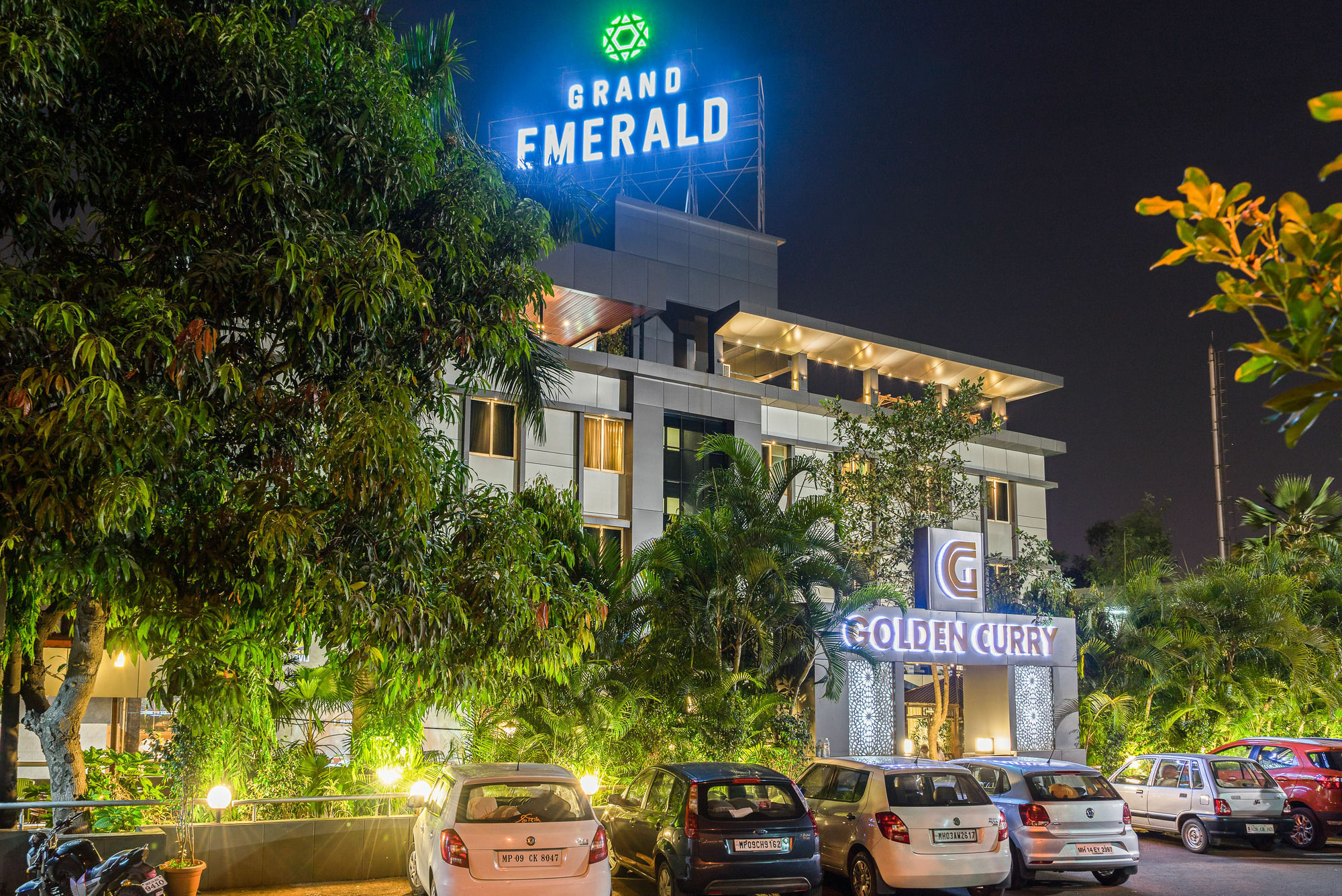 Treebo Premium Grand Emerald Pimpri-Chinchwad Екстериор снимка